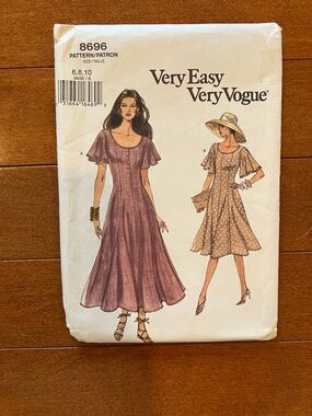 Very Easy Very Vogue 8696 Women's Scoop-Neck Midi Dress